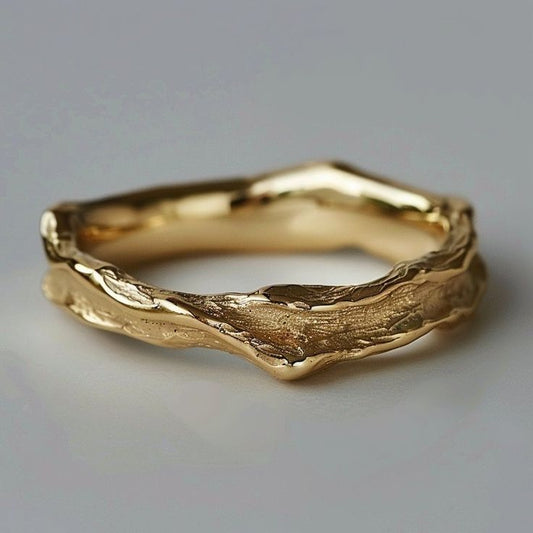 Dames Gehamerd Gouden Ring | Elegante Vintage Tijdloze Sieraad 0