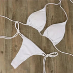 Dames Gouden Glanzende Bikini | Elegante Luxe Zomer Strandoutfit 4