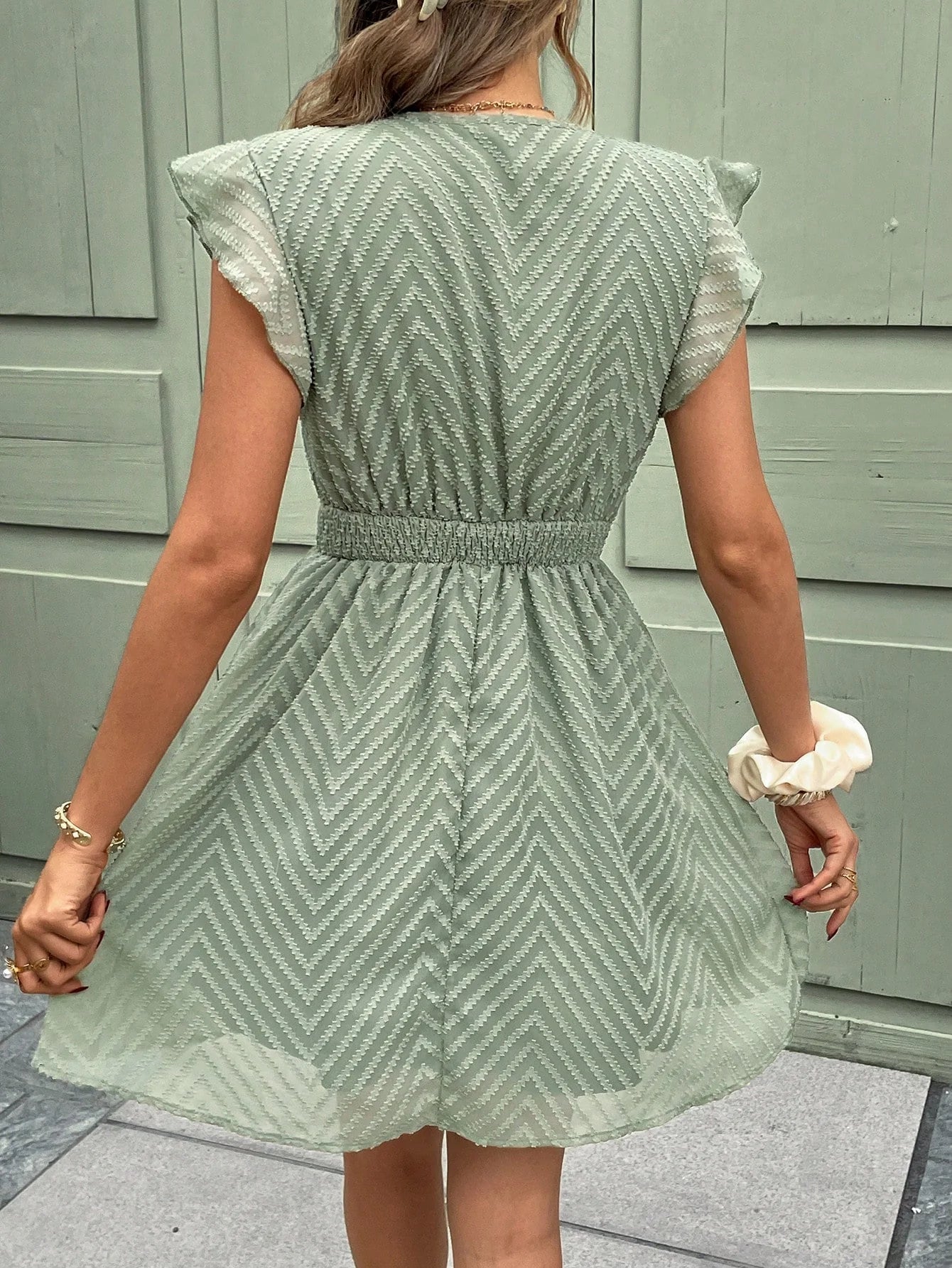 Dames Luchtige Zigzag Zomerjurk | Elegante V-Hals Knielengte Korte Mouwen Kleed 1