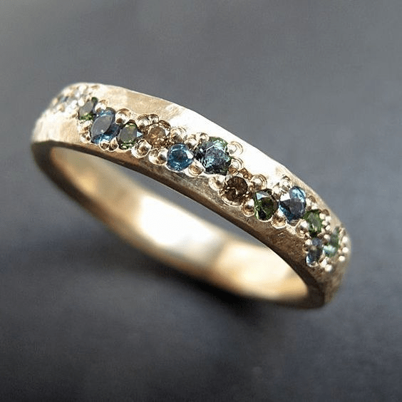 Dames Vintage Gouden Ring Met Kleurrijke Edelstenen | Elegant Tijdloos Sieraad 0