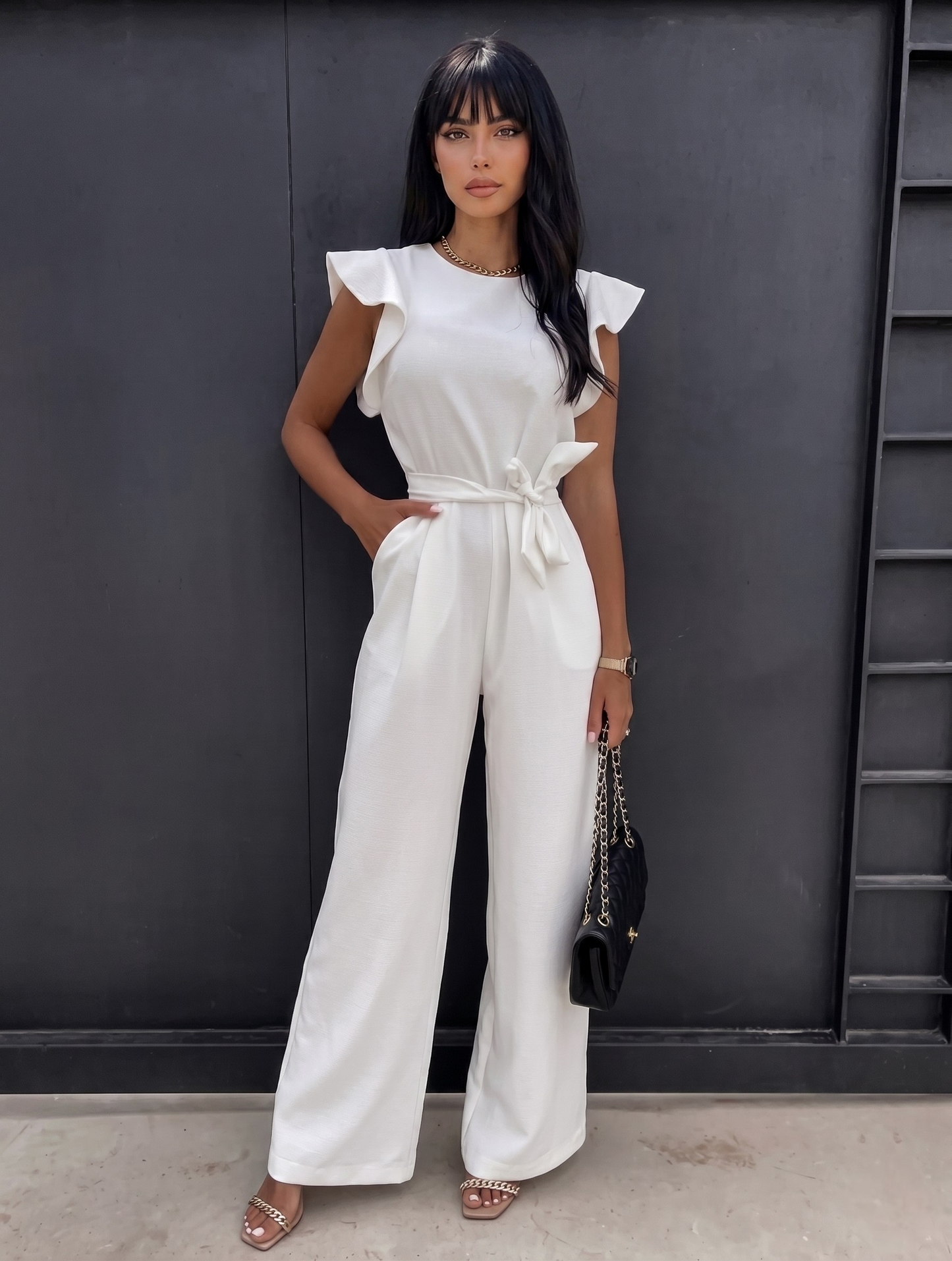 Dames Zwarte Jumpsuit | Feestelijke Elegante Jumpsuit met Vlindermouwen en Wijde Pijpen 1