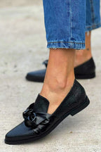 Dames Zwarte Textured Instappers | Elegante Slip-On Loafers met Strik 1